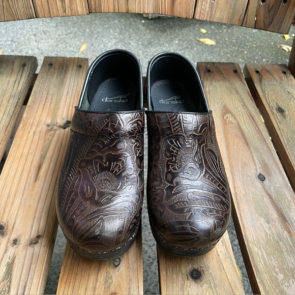 Dansko Professional Brown Tooled Leather Clog Size 37 - Picture 10 of 16